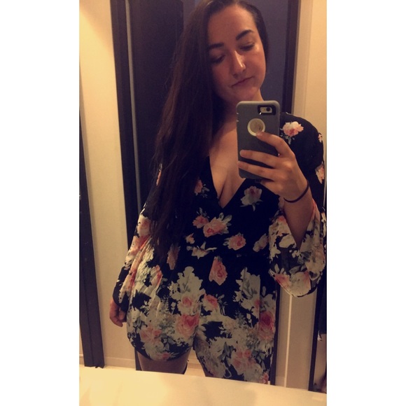 🟢BOGO FREE🟢 Gorgeous Romper - Picture 9 of 11